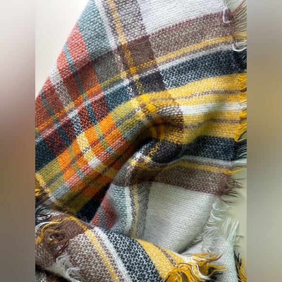 Plaid Blanket Scarf - Picture 2 of 3